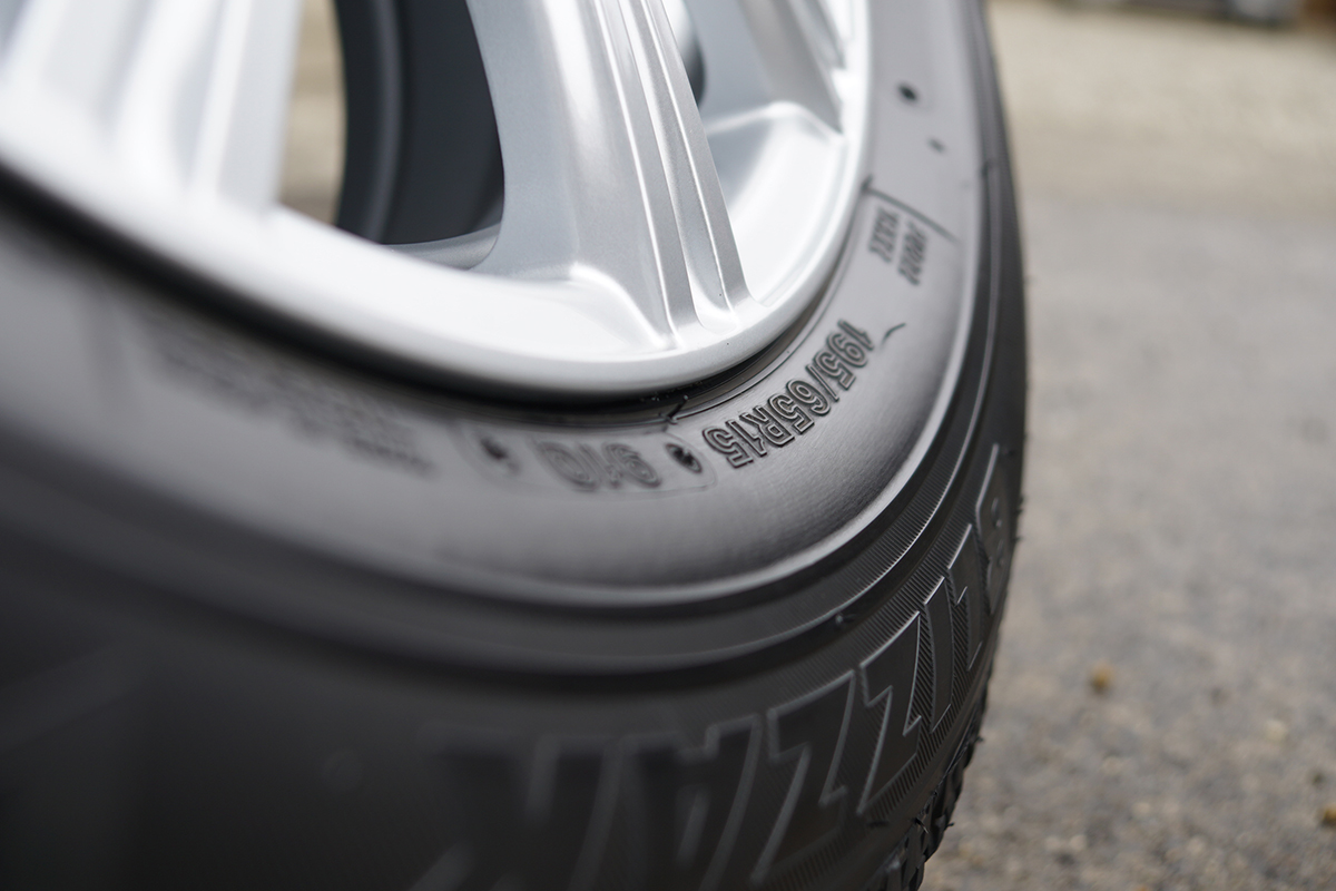 スタッドレスからノーマルへタイヤ交換「タイヤの正しいお手入れと保管方法」｜ソフト99広報ブログ「99ブロ」