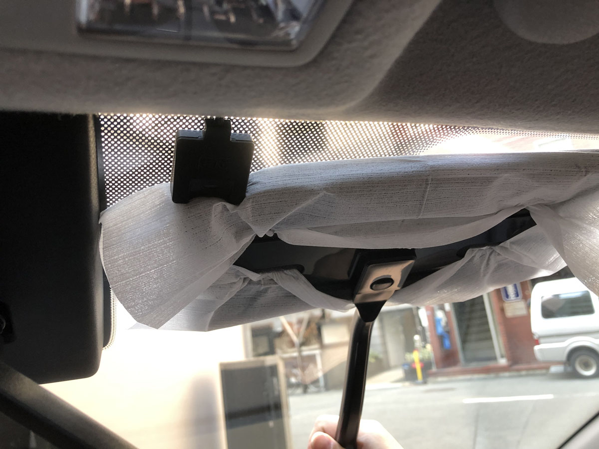 車内のくもりの原因 フロントガラス内側の汚れ を手軽にきれいにする方法 ソフト99広報ブログ 99ブロ