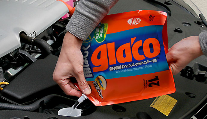 All you need to do is fill the washer fluid tank with our Glaco Series windshield washer fluid.