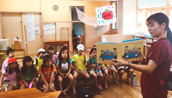 絵本製作と寄贈