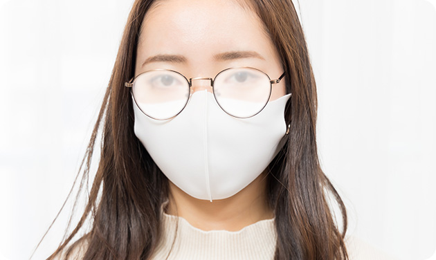 あたたかい息が漏れてくもる