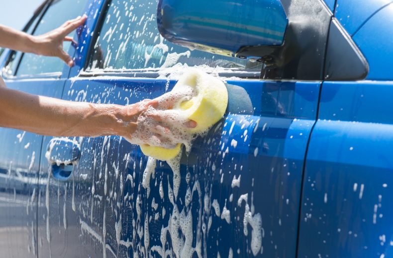洗車スポンジの選び方は 素材の種類や特長 使用時の注意点 洗車コラム 洗車方法 洗車用品 洗車のサポートなら ソフト99洗車ナビ