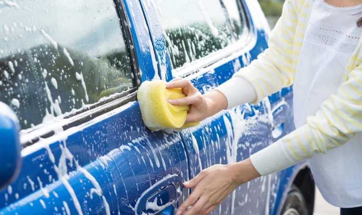 雨や晴れの日よりもくもりの日が洗車に最適