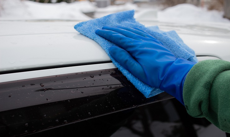 雪道走行後に洗車が必要な理由